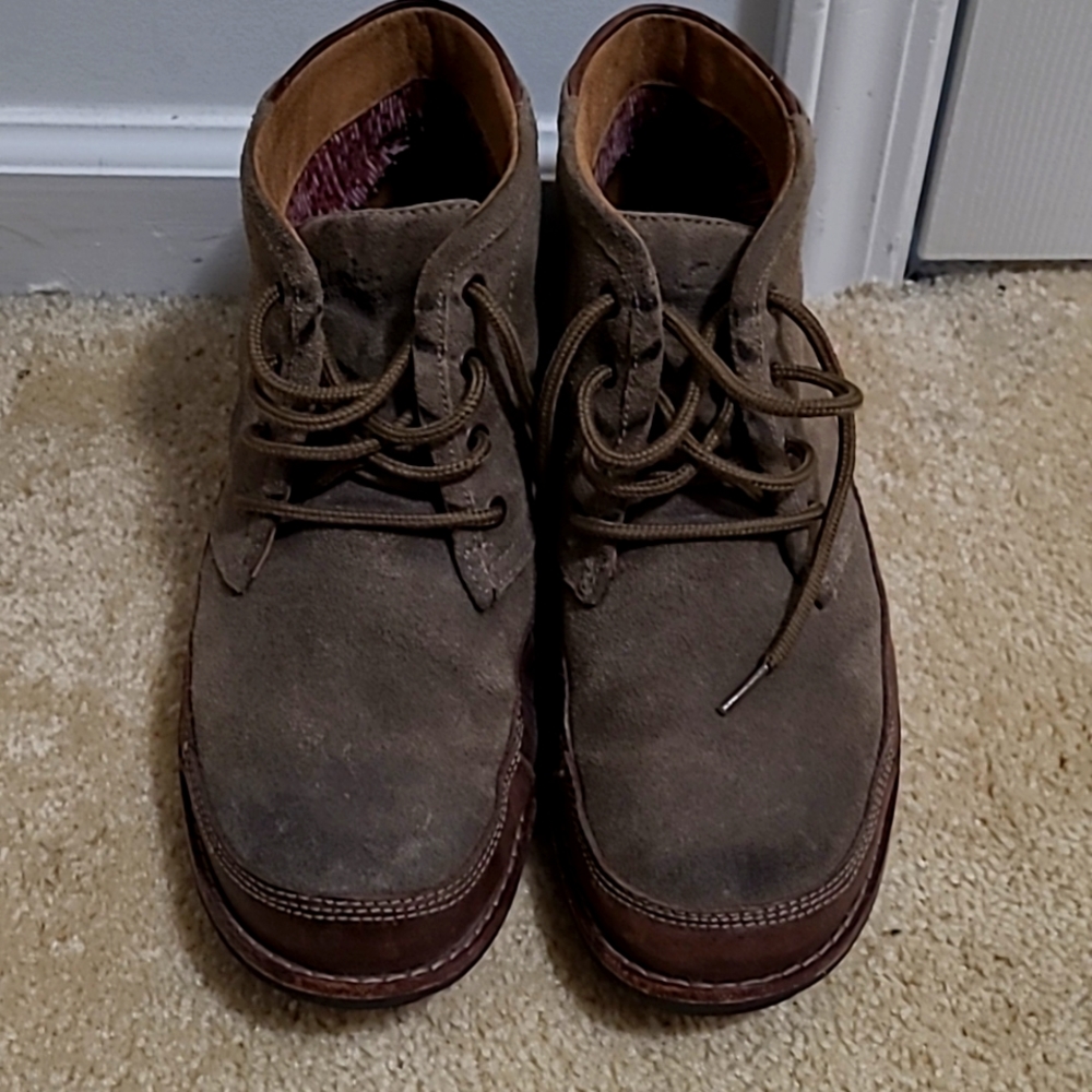 Clark suede mid boot